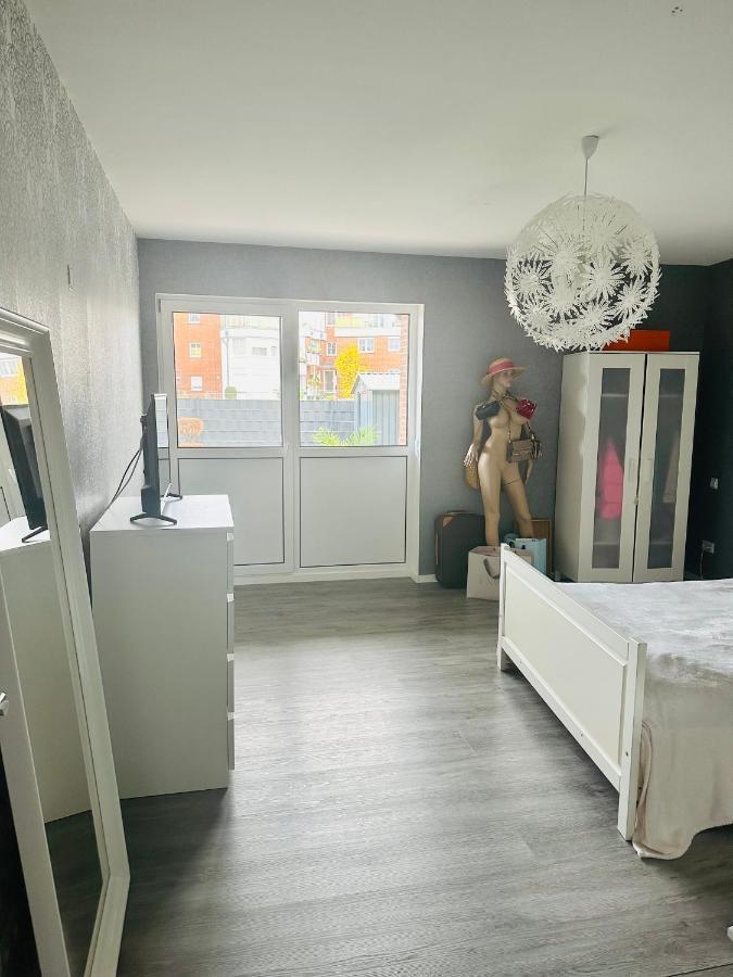 Ernesto Laatzen Apartment Hannover